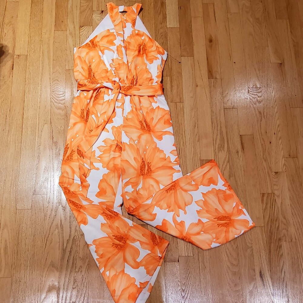 NWOT Inc International Concepts Floral Tie-Neck Jumpsuit - Size 4-6. Lined